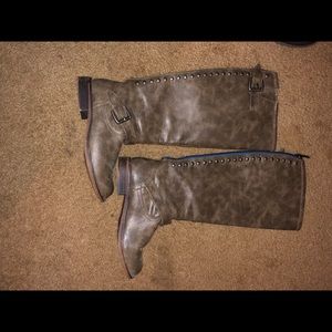 Zip up leather boots